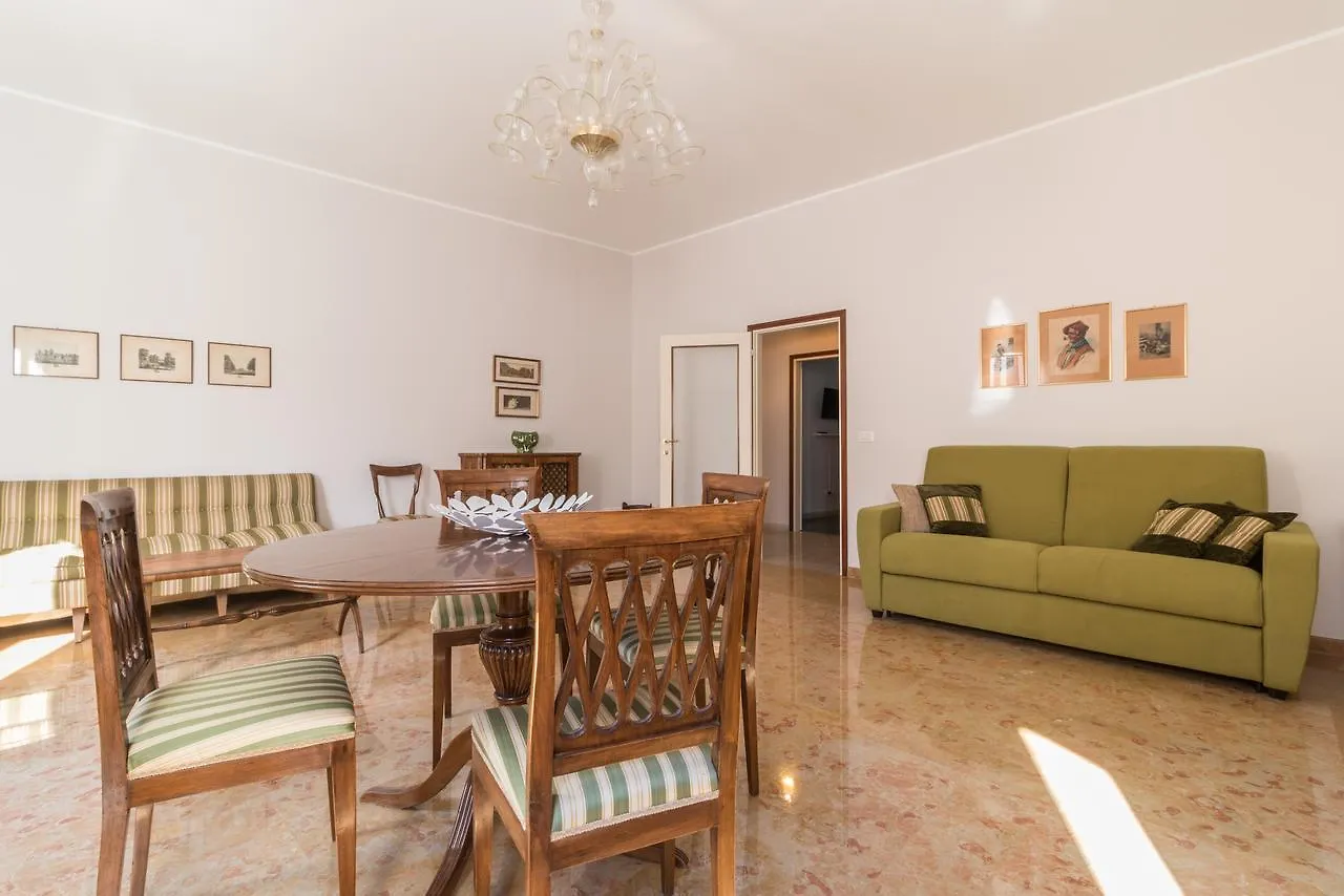 Rialto Bridge Big Apt With Lift By Lionhost Veneza 0*,  Itália